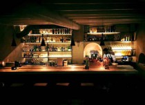henry's bar